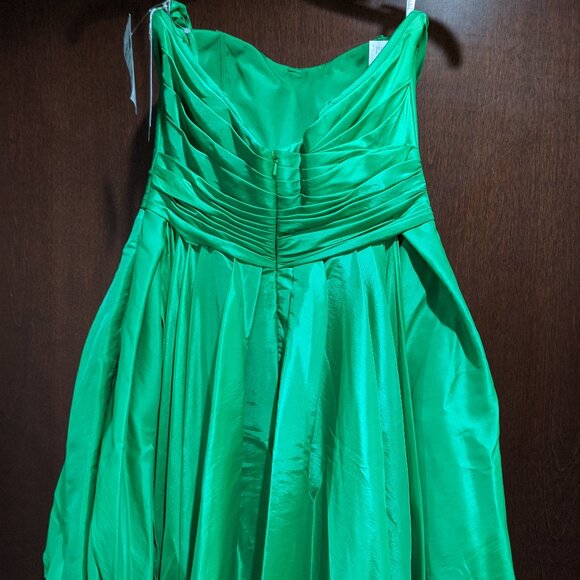 Flirt Prom P1637 Size 6 Green High Low Dress - Picture 6 of 7